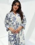 V-notch neckline and front pleat detail on the Coastal Seashell Print Cotton Jalabiya