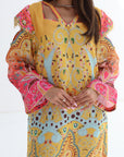 Sunset Paisley Border Linen Blend Jalabiya paisley pattern close up