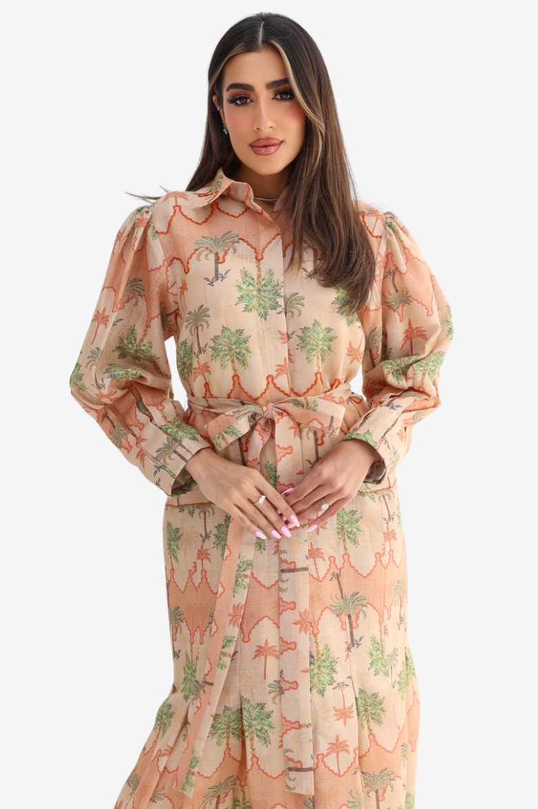 Shirt collar and button-front detail on the Desert Palm Pleated Linen Blend Dress