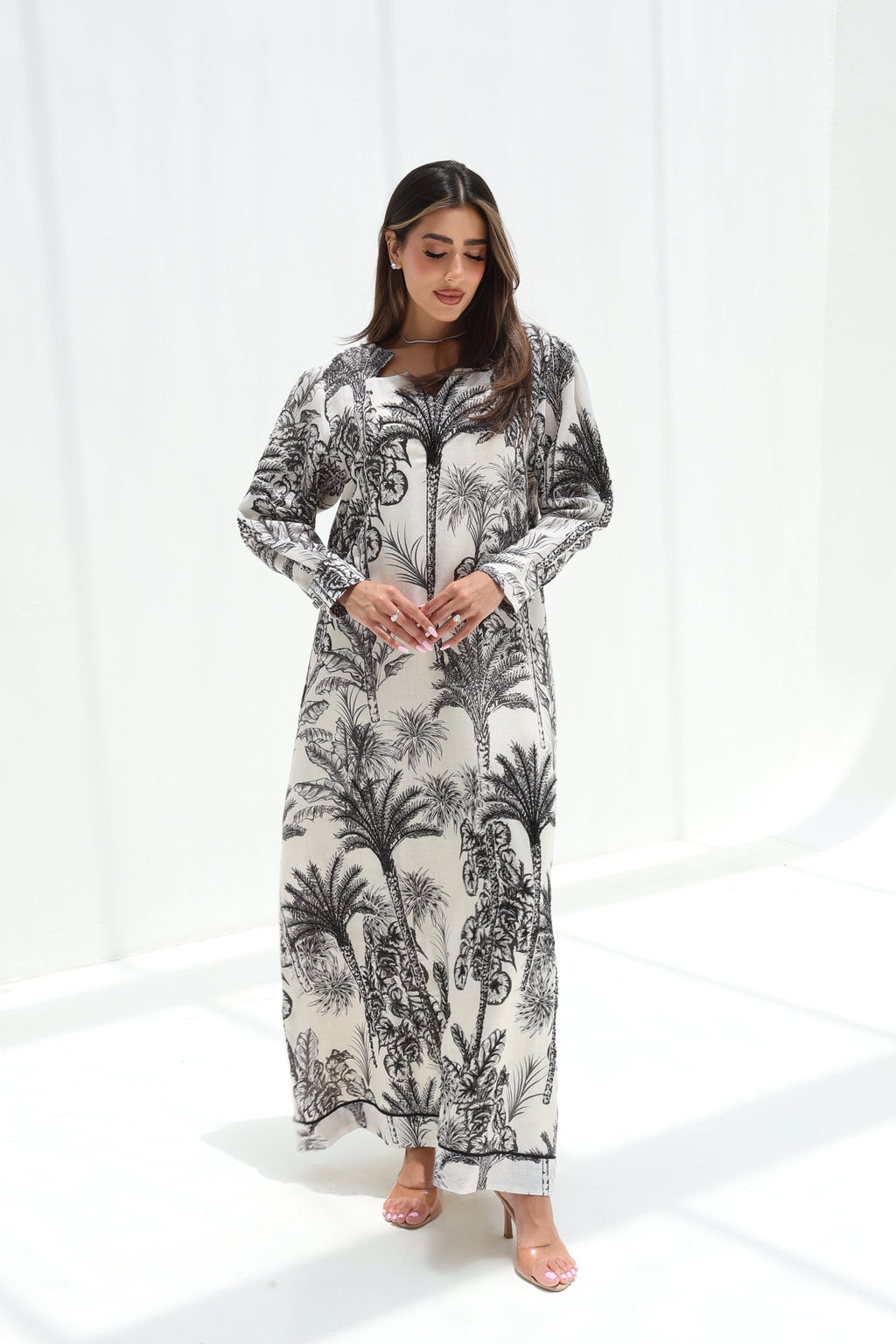 Waha — L192 — Jungle Palm Toile Linen Jalabiya with Embroidery
