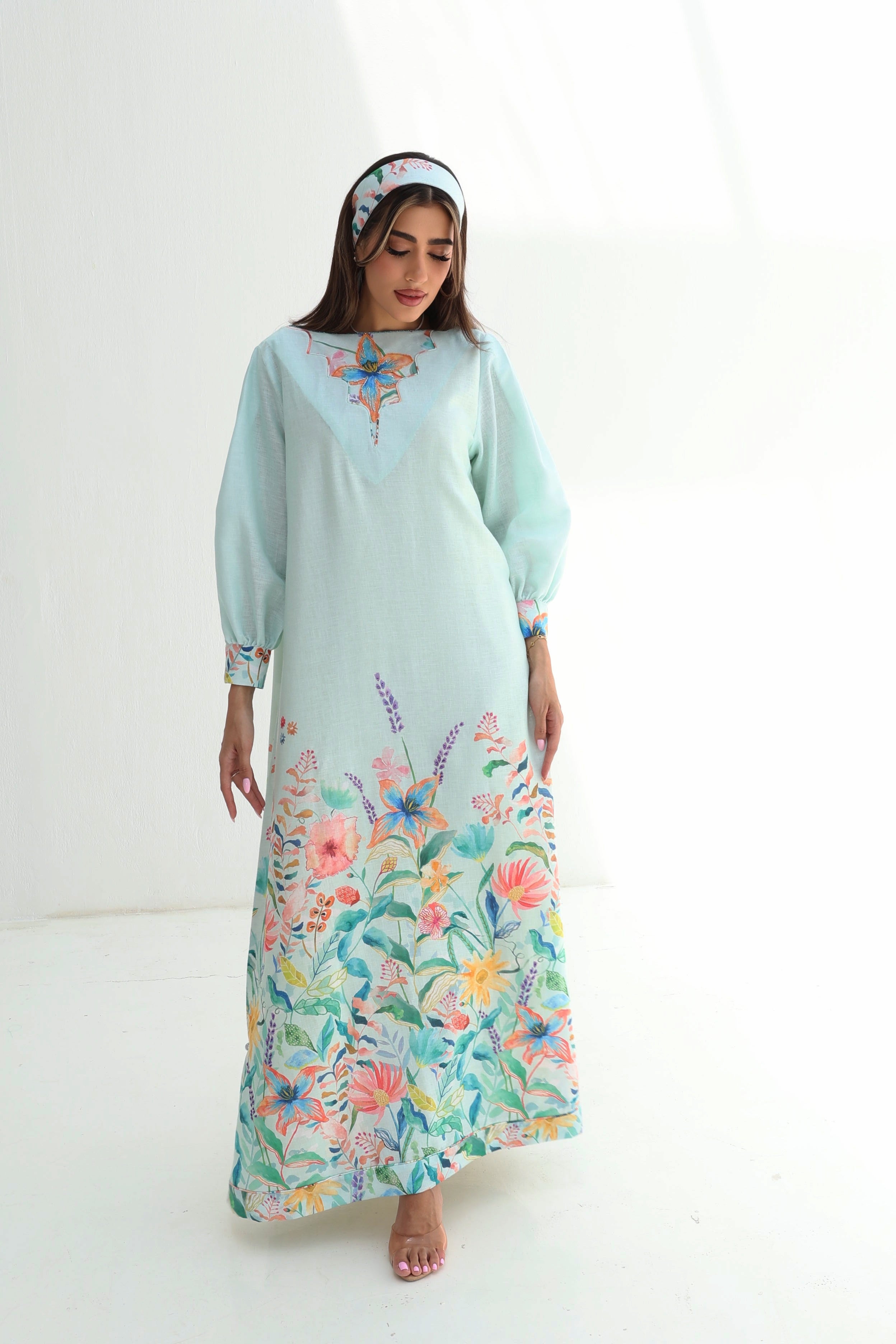 Sawsan — L190 — Mint Lily Border Linen Jalabiya