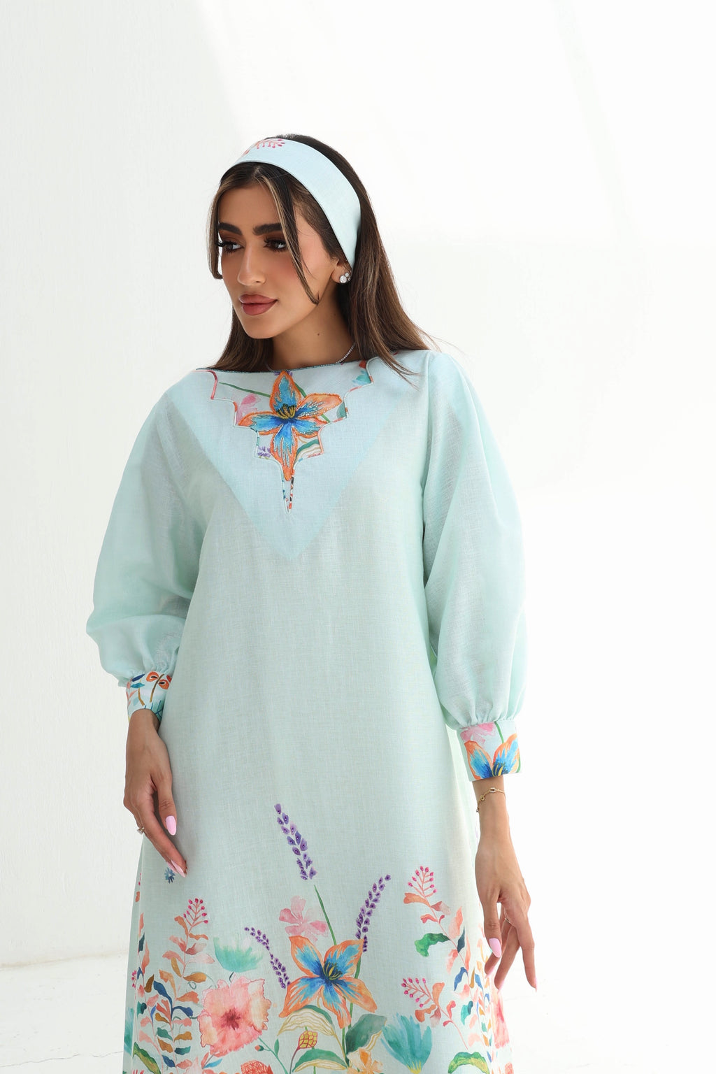 Sawsan — L190 — Mint Lily Border Linen Jalabiya