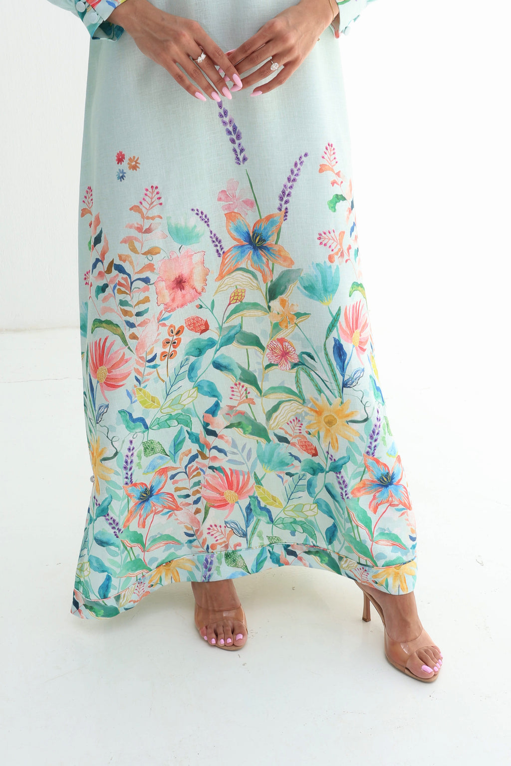 Sawsan — L190 — Mint Lily Border Linen Jalabiya