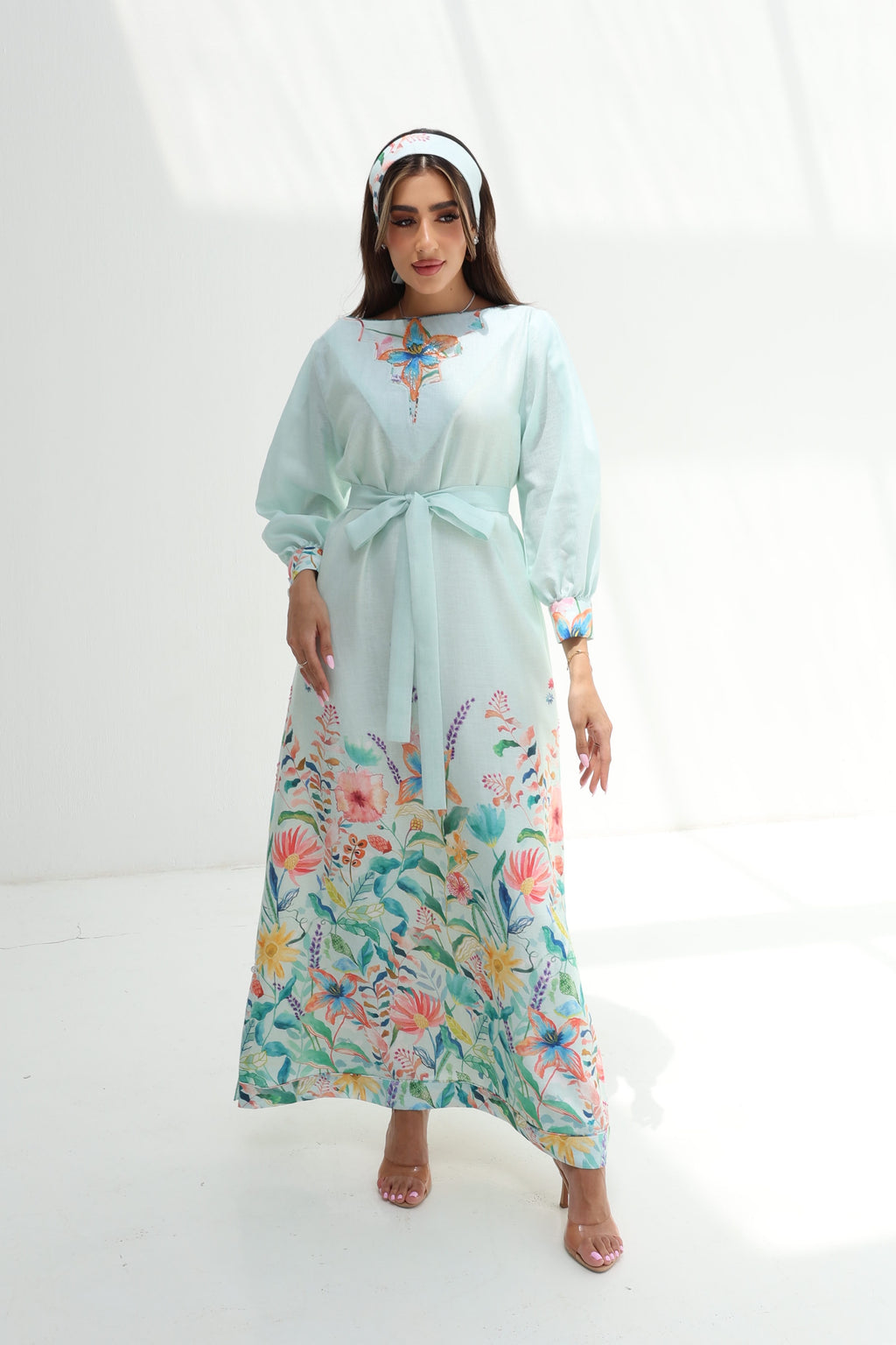 Sawsan — L190 — Mint Lily Border Linen Jalabiya