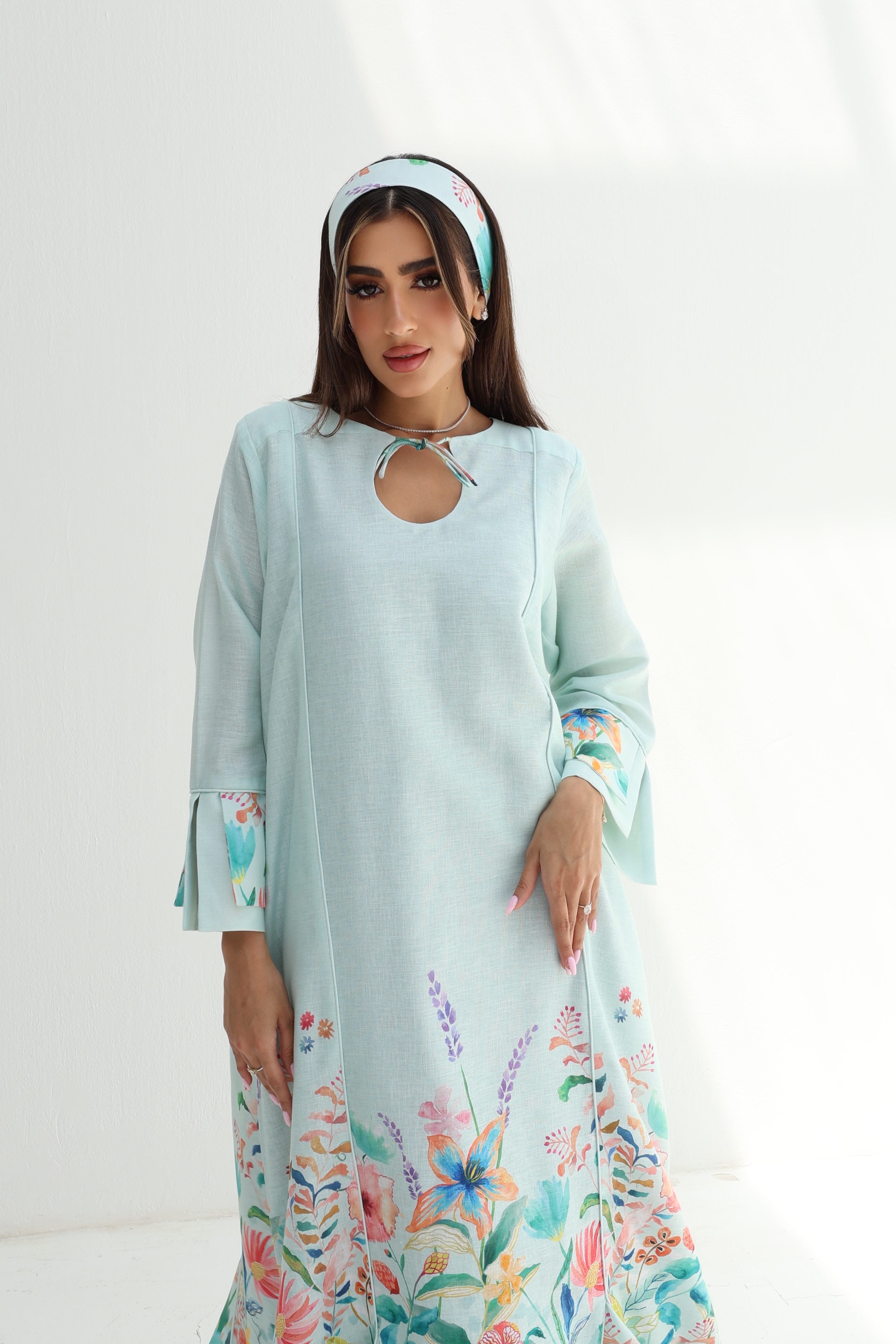 Maha — L188 — Mint Border Floral Linen Jalabiya