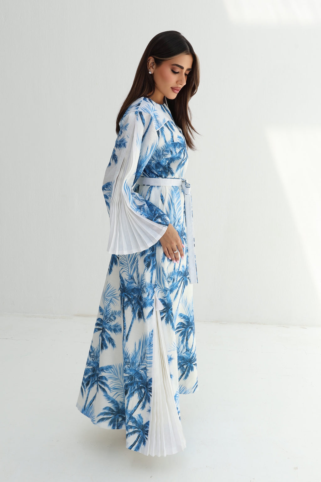 Nakhl — L191 — Blue Palm Print Linen Jalabiya with Pleated Sleeves