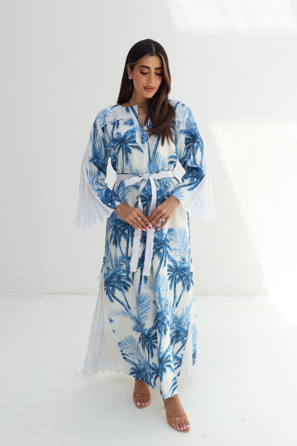 Nakhl — L191 — Blue Palm Print Linen Jalabiya with Pleated Sleeves