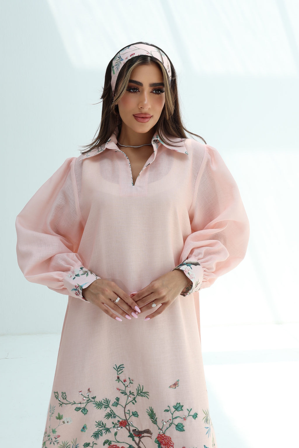 Ghusn — L189 — Blush Chinoiserie Border Linen Jalabiya