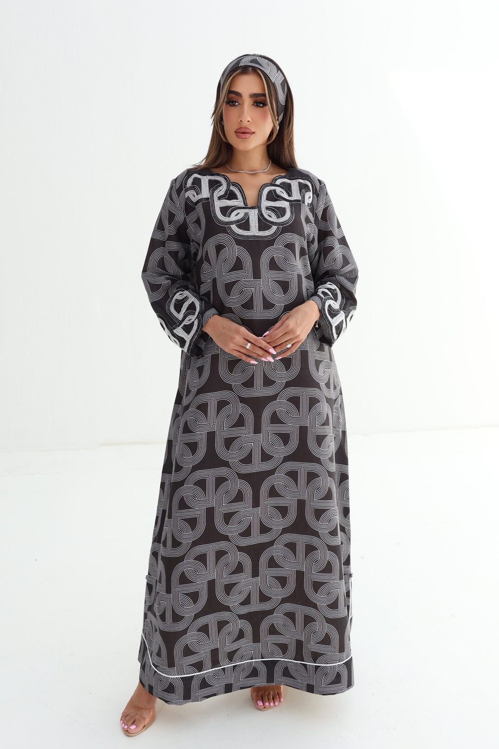 Wasla — L177 — Geometric Chain Print Linen Jalabiya with Embroidery