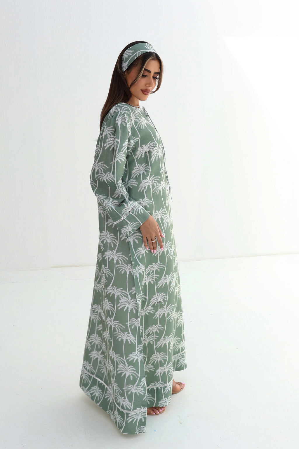 Zill — L186 — Sage Palm Print Linen Jalabiya with Embroidery