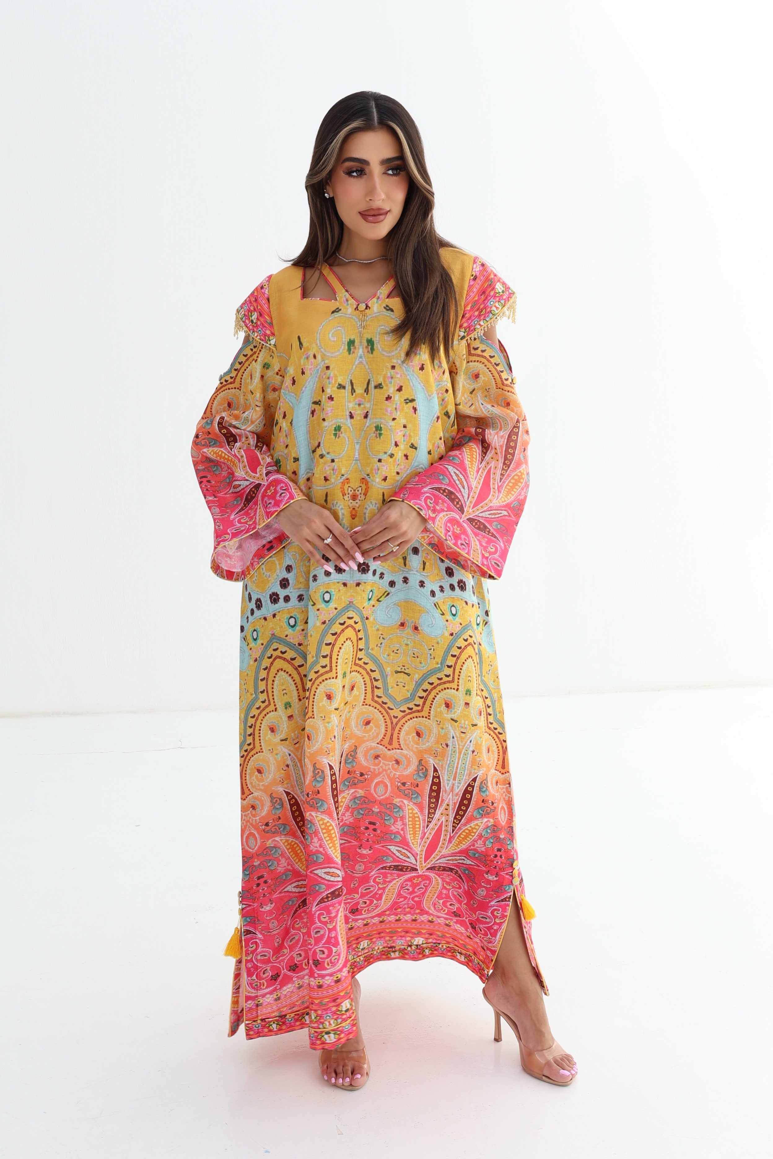 Qamar — L183 — Kaleidoscopic Paisley Print Linen Jalabiya