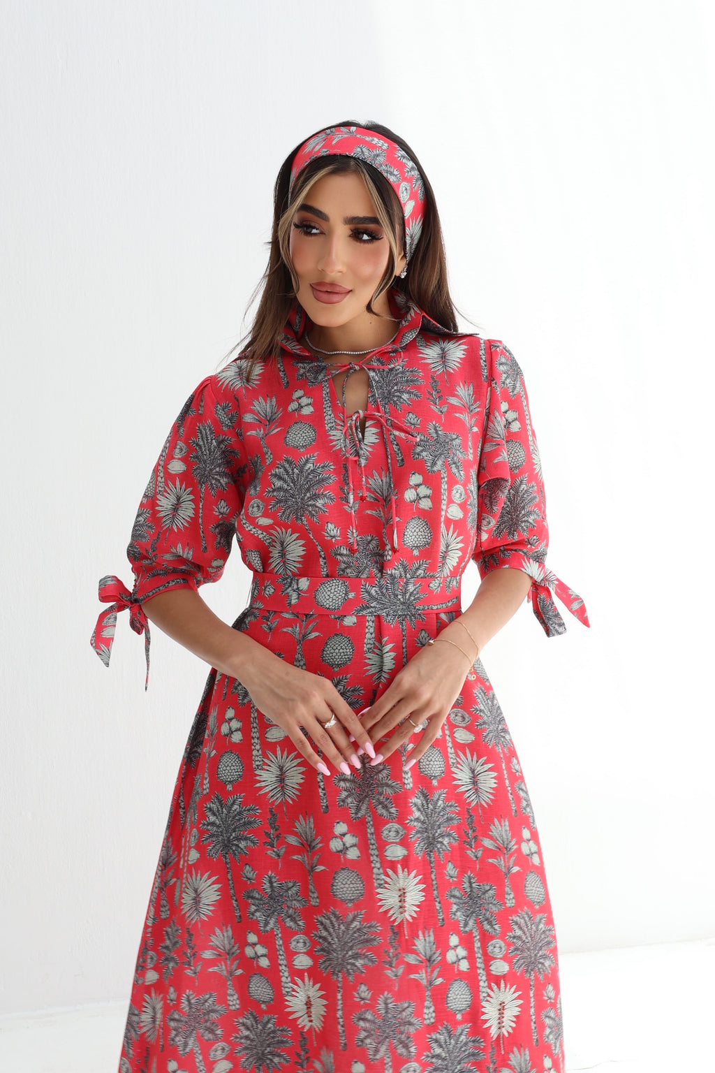 Marjan — L207 · Coral Palm & Pineapple Print