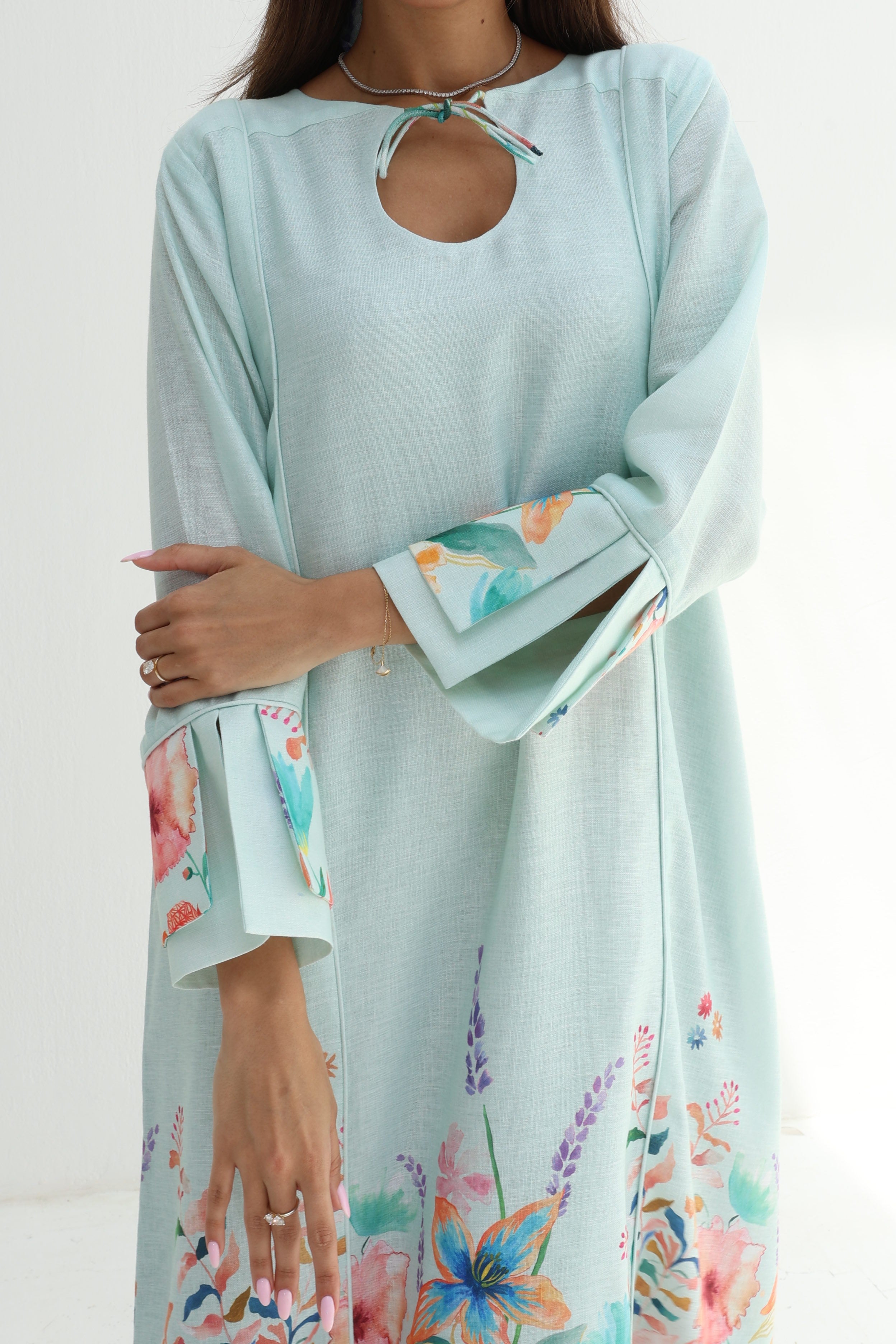 Maha — L188 — Mint Border Floral Linen Jalabiya