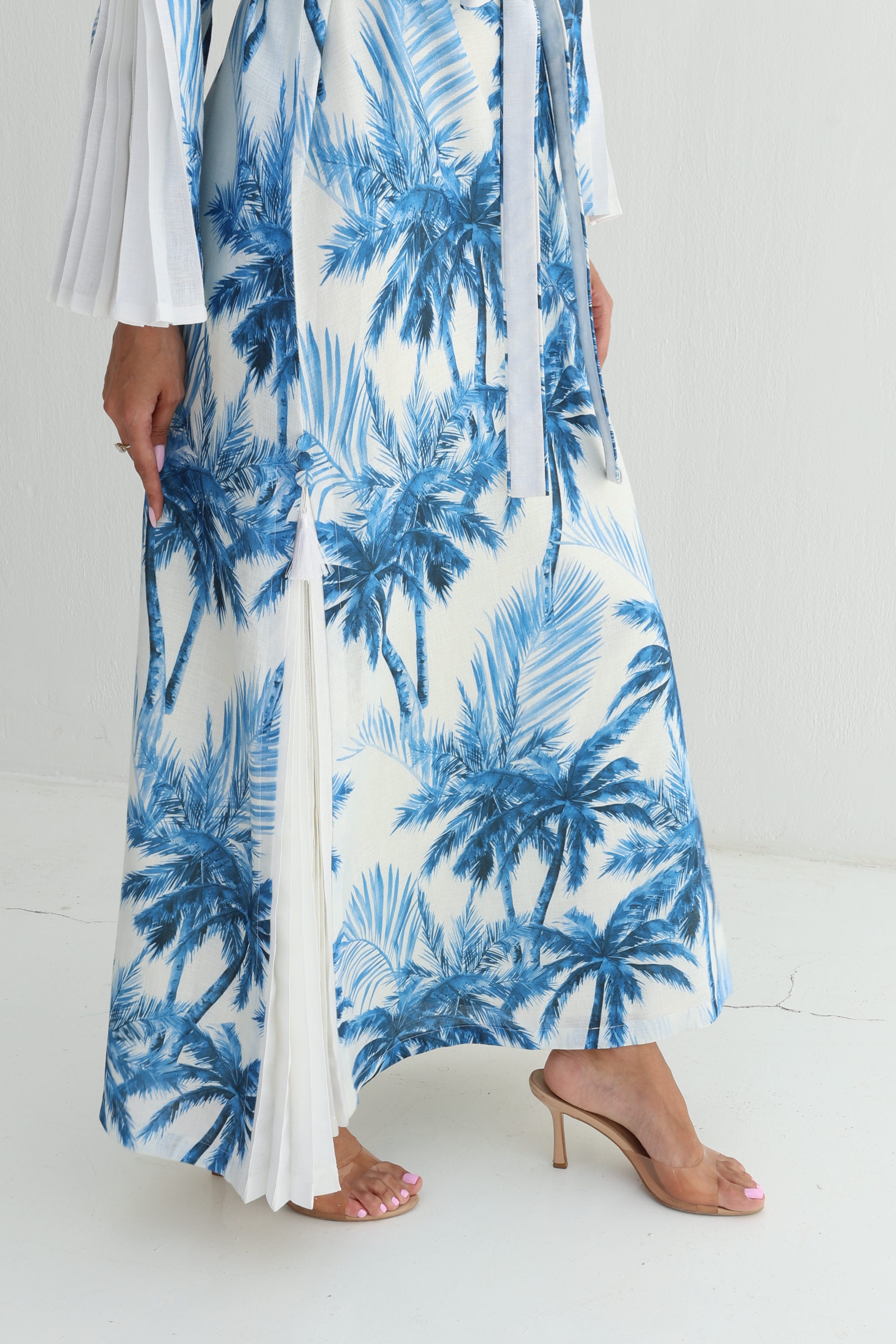 Nakhl — L191 — Blue Palm Print Linen Jalabiya with Pleated Sleeves