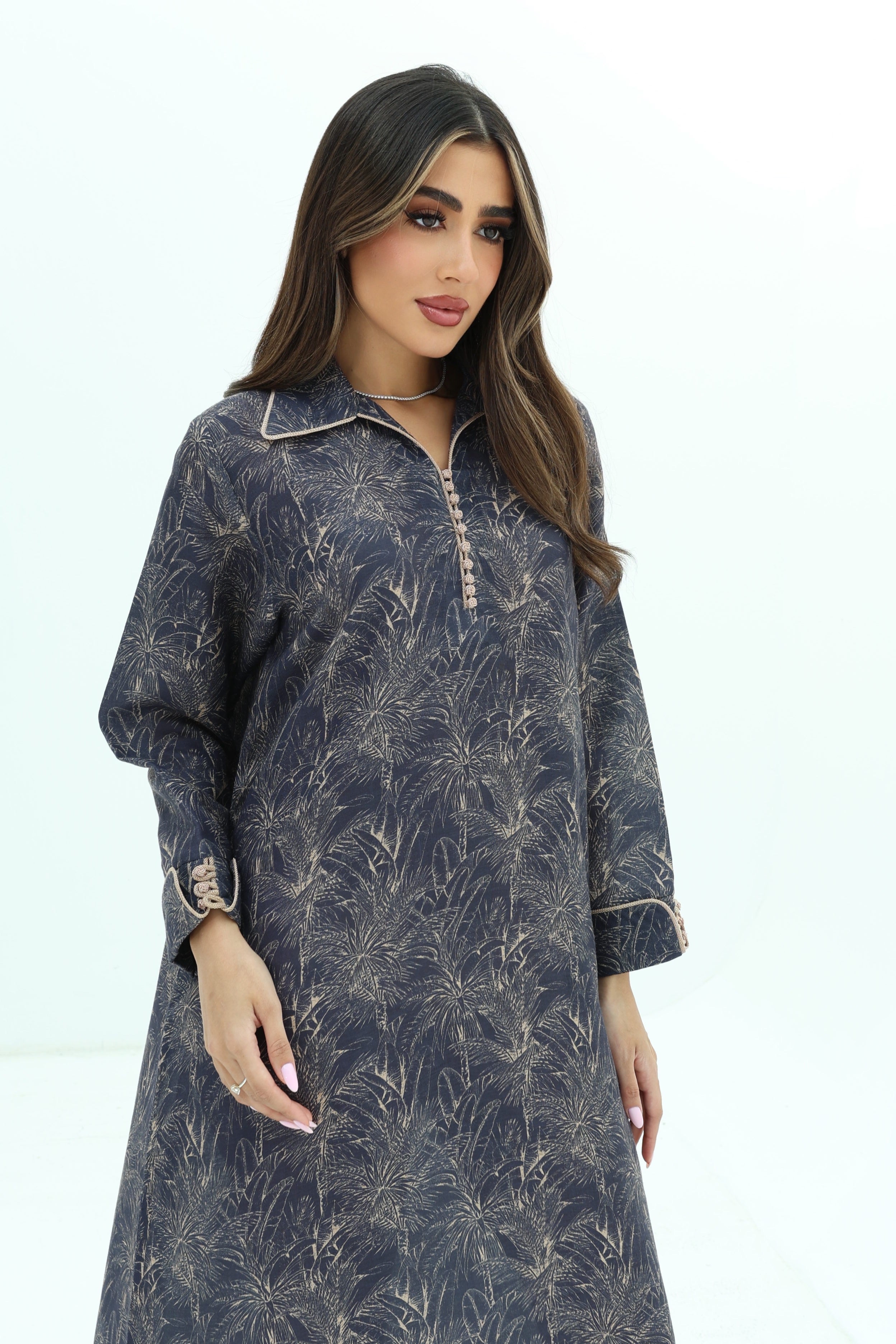 Nakhla — L204 · Gold Palm Print