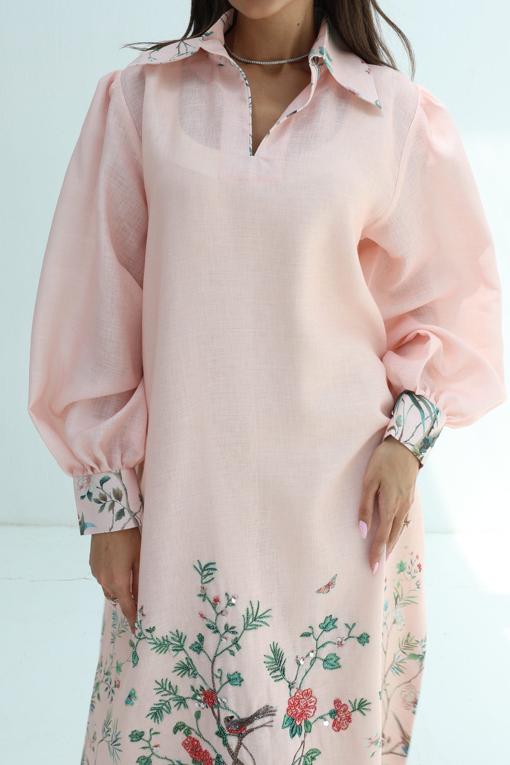 Ghusn — L189 — Blush Chinoiserie Border Linen Jalabiya