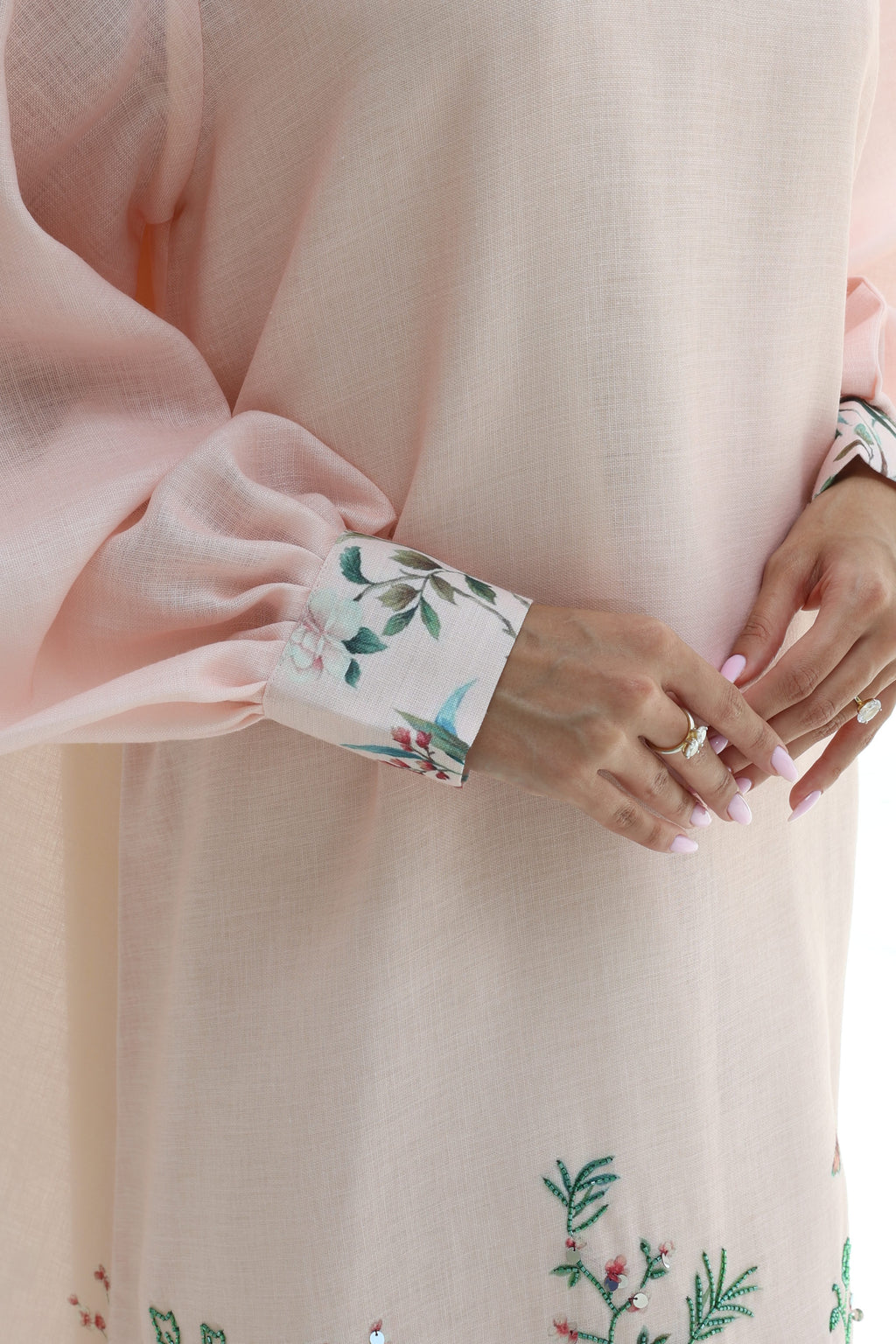 Ghusn — L189 — Blush Chinoiserie Border Linen Jalabiya
