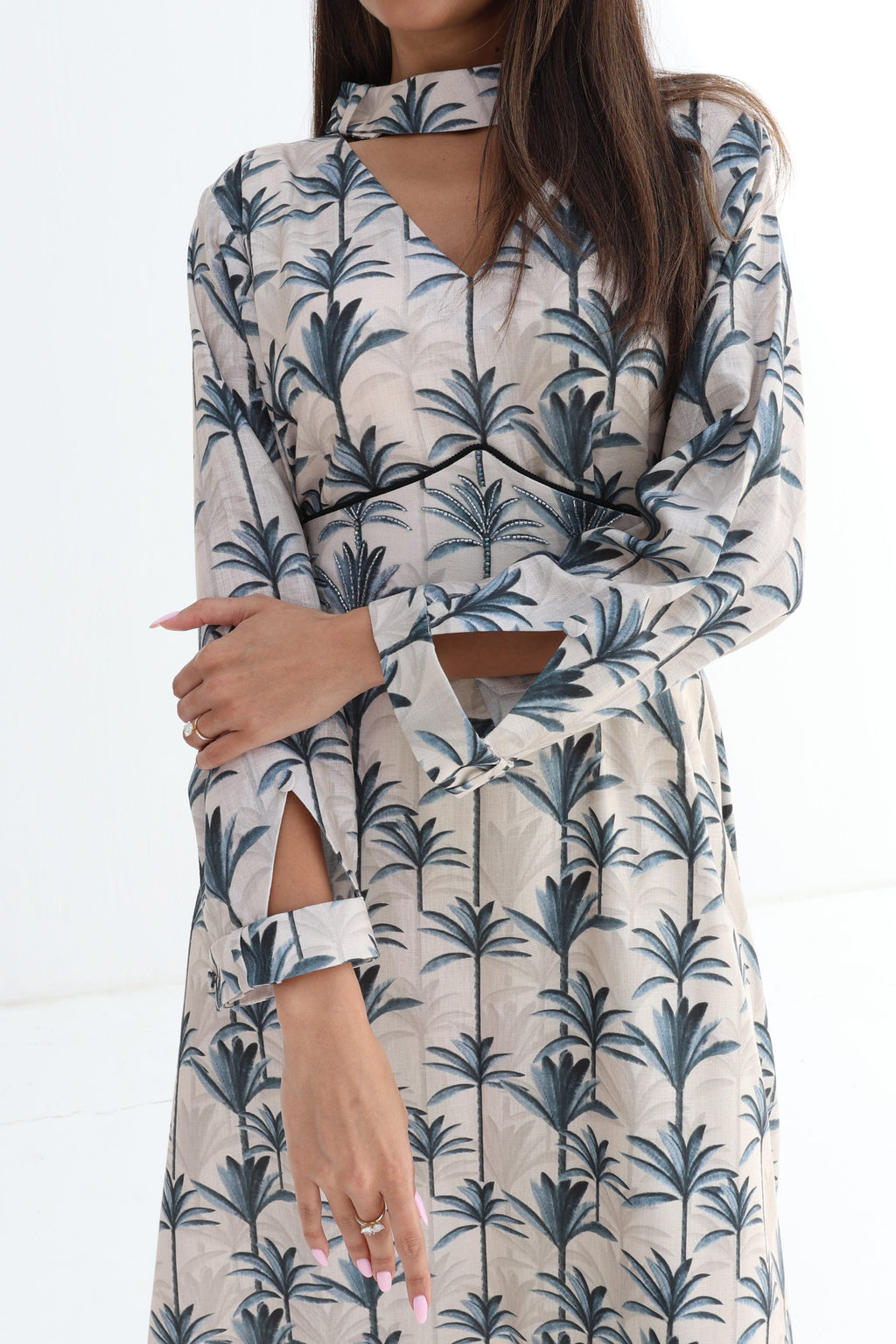 Nakheel — L198 — Palm Print Choker Corset Belted Linen Jalabiya