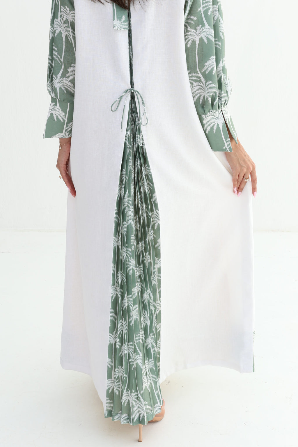 Nawras — L185 — Two-Tone Palm Print Linen Jalabiya