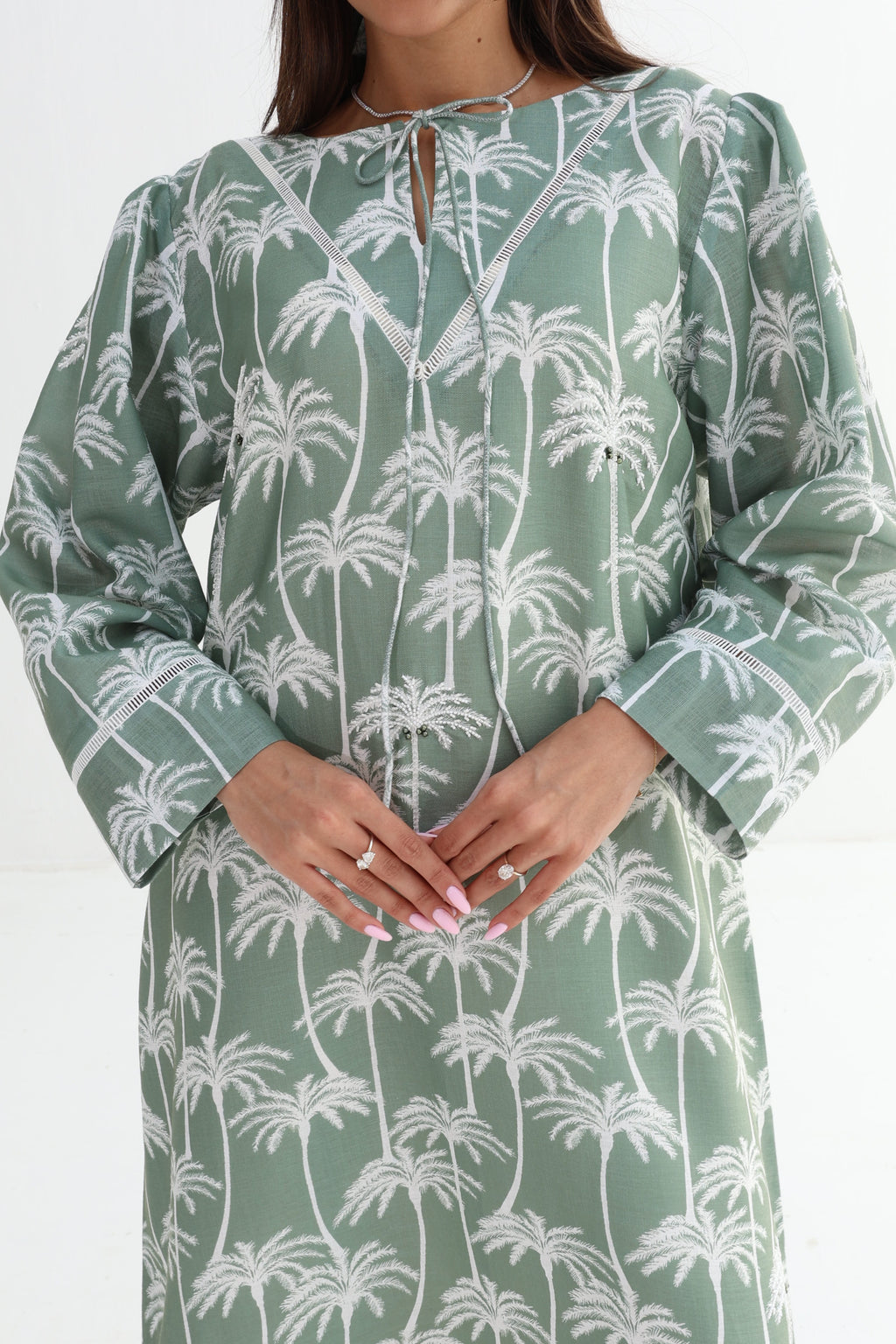 Zill — L186 — Sage Palm Print Linen Jalabiya with Embroidery