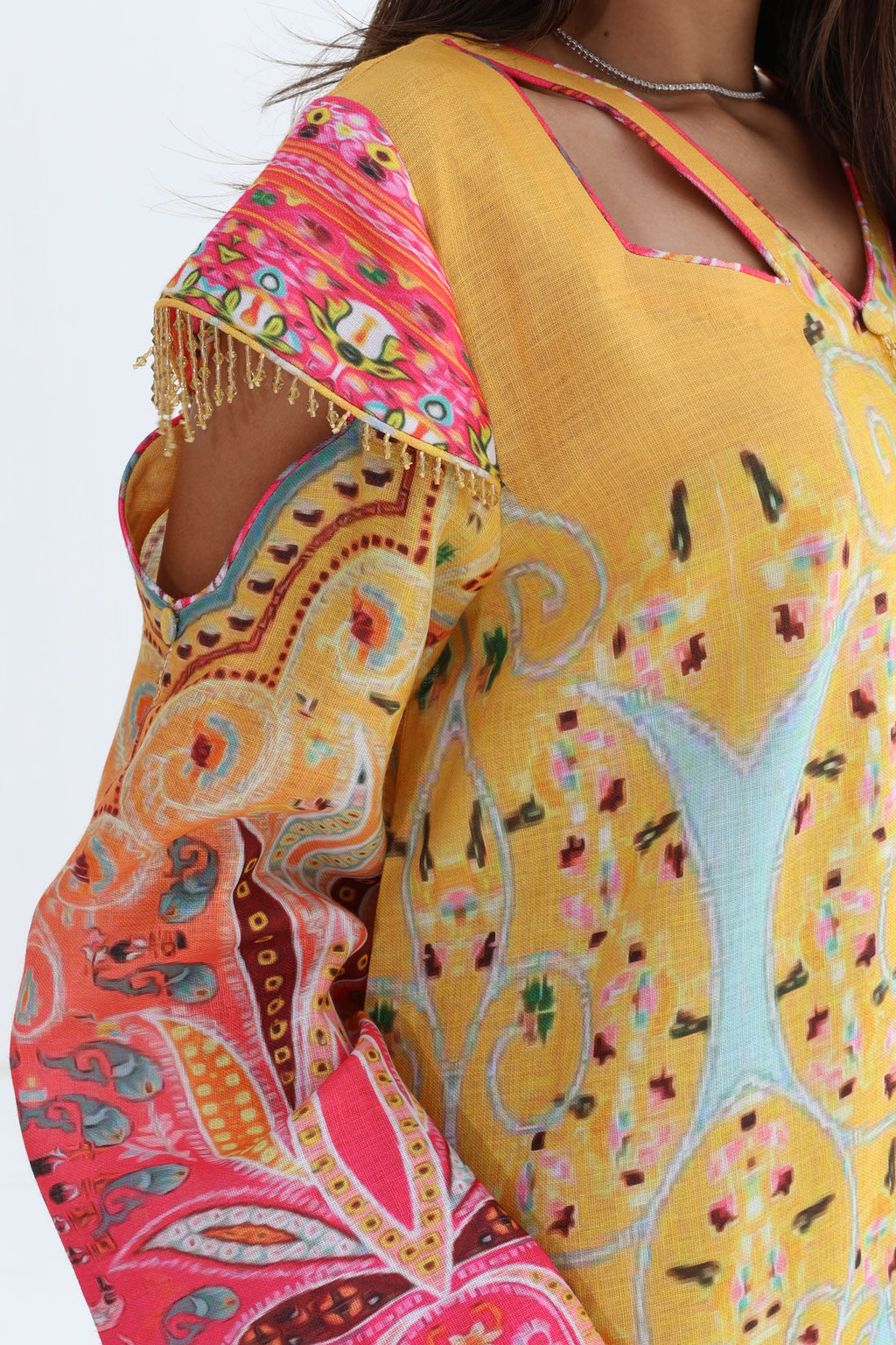 Qamar — L183 — Kaleidoscopic Paisley Print Linen Jalabiya