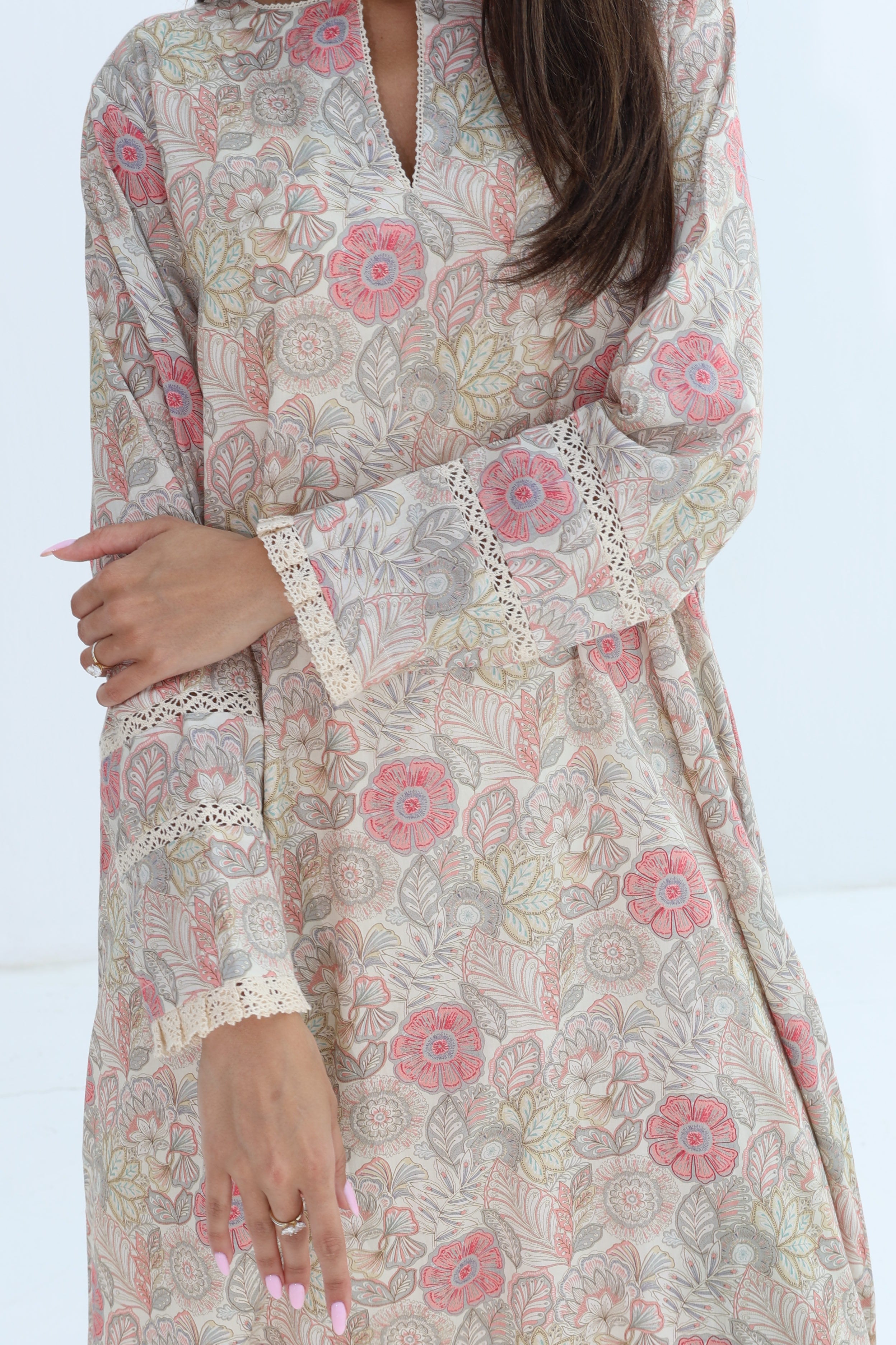 Amal — C08 — Ivory Blush Rose Botanical Lace Cuff Cotton Jalabiya