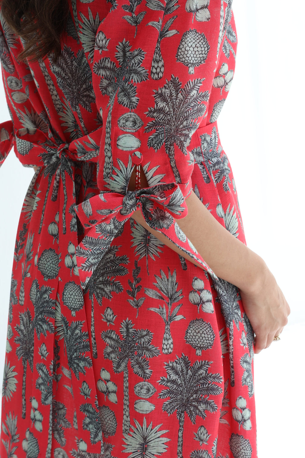 Marjan — L207 · Coral Palm & Pineapple Print