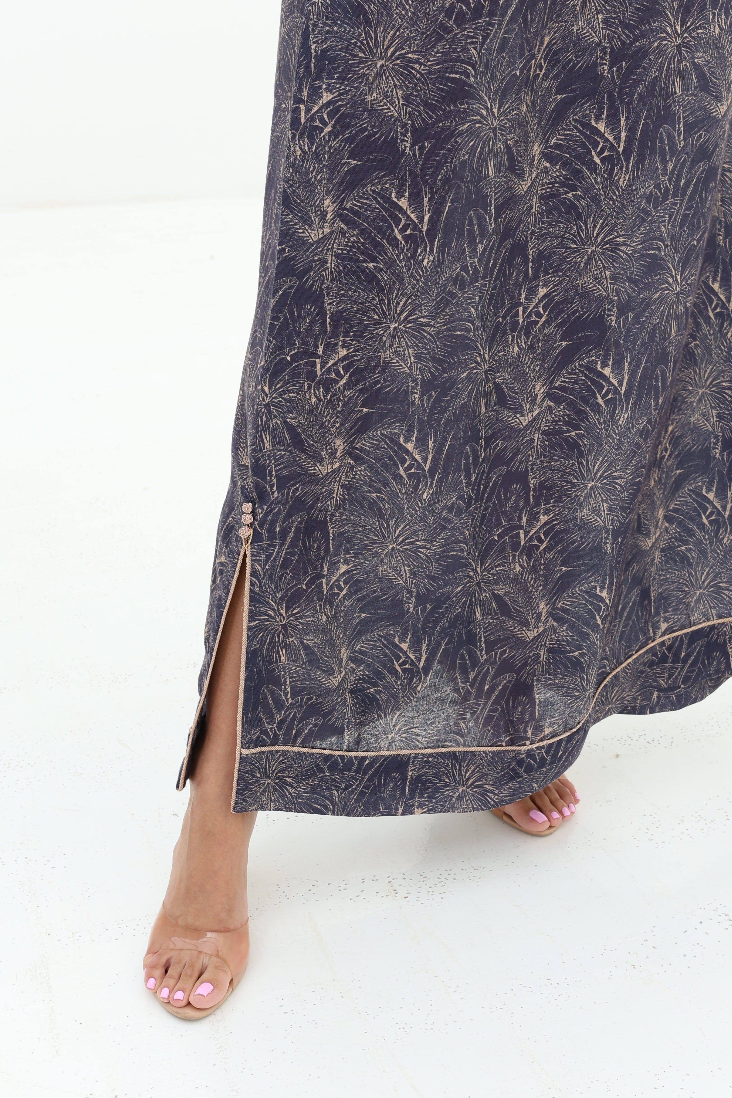Nakhla — L204 · Gold Palm Print