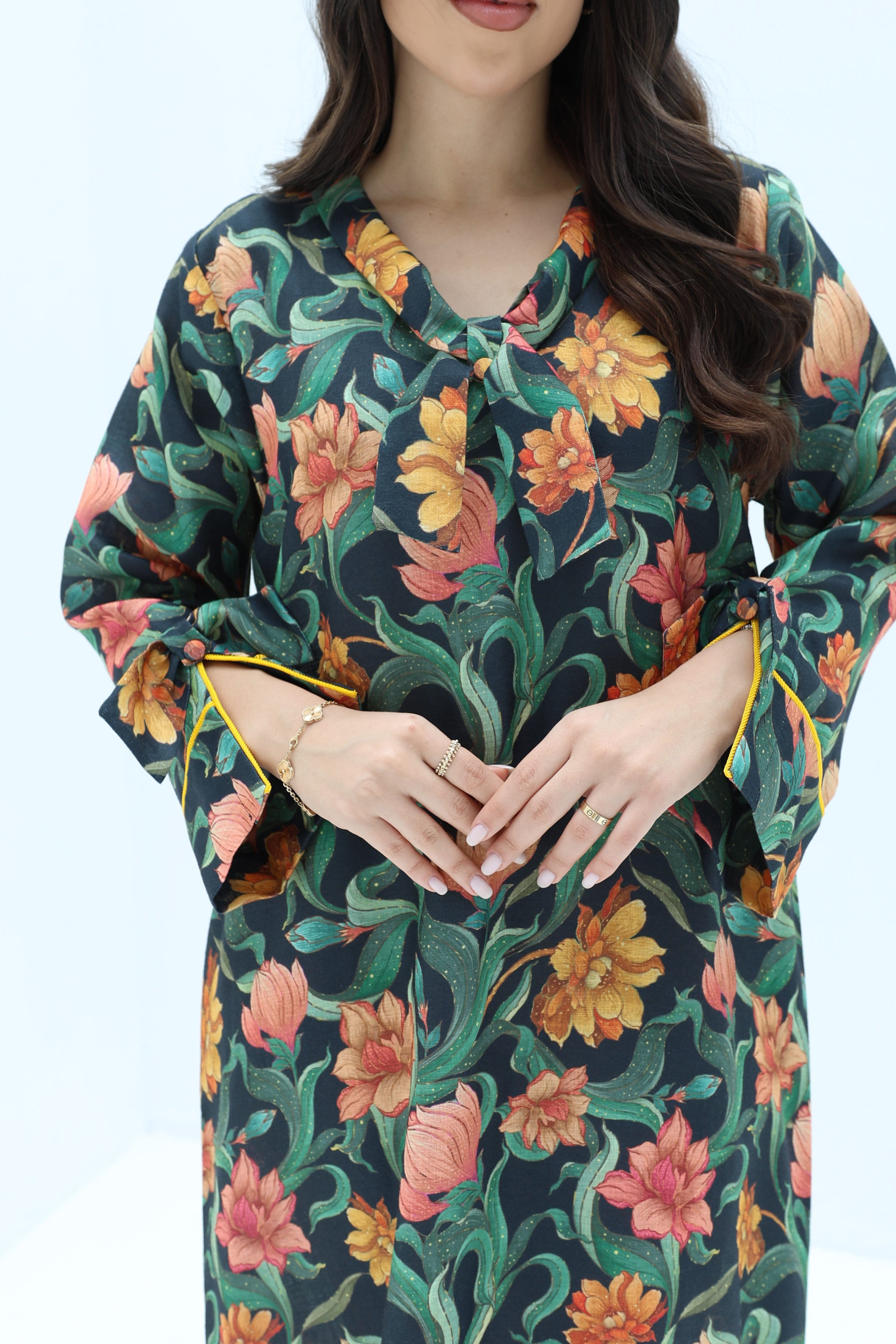 Noor - L105 - Dark Ribbon
