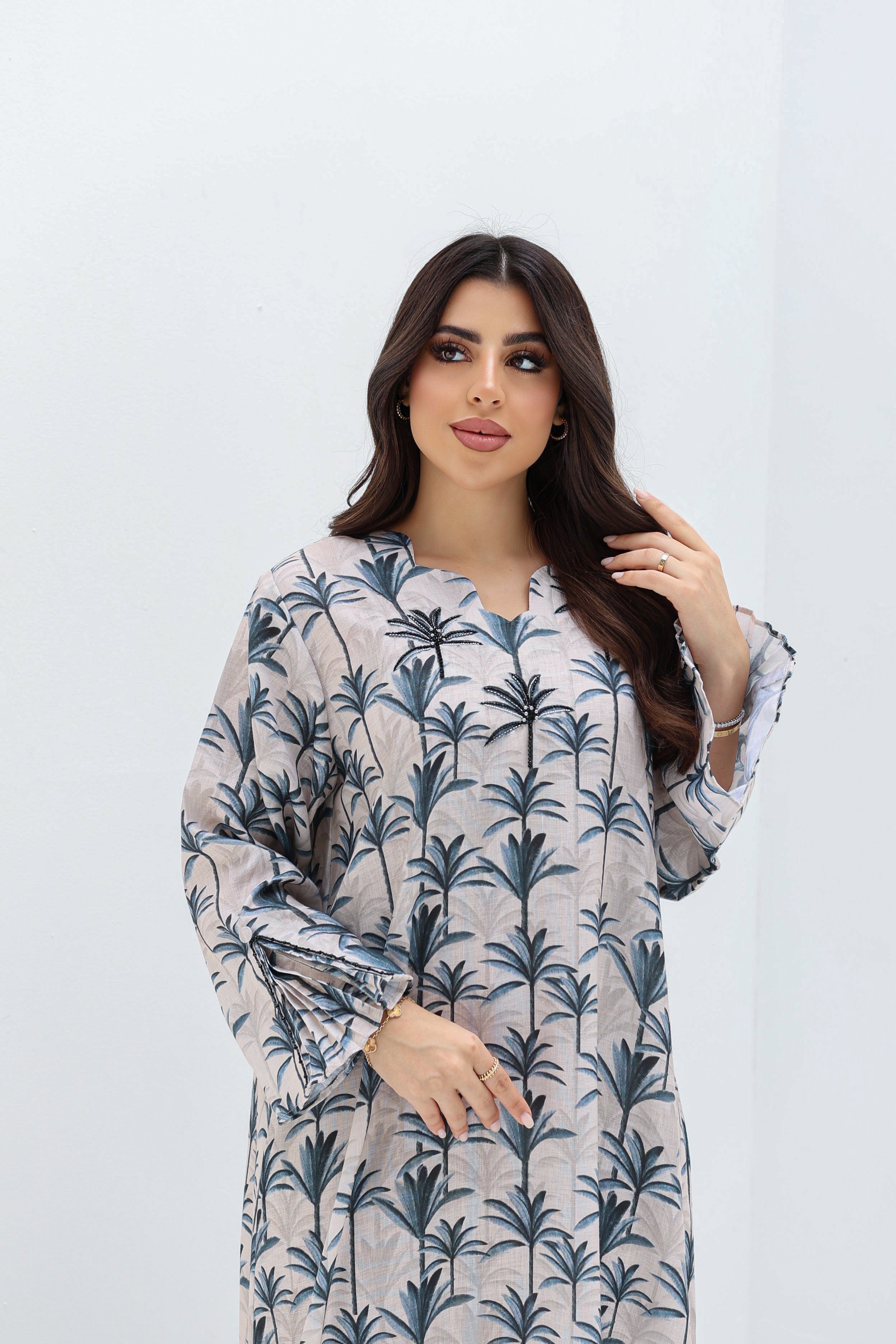 Noura - L110 - Pleats Palm