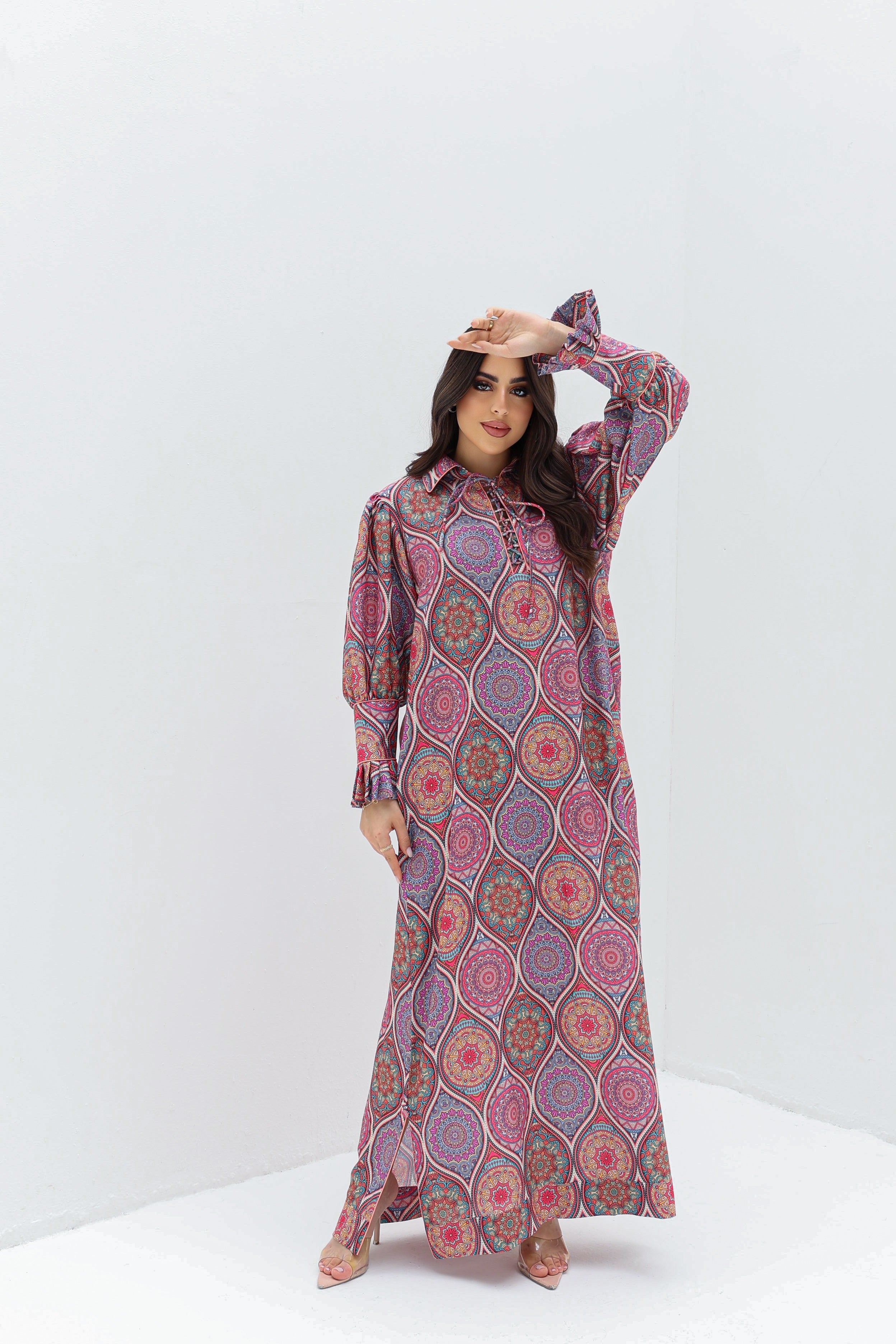 Yasmin - L112 - Abstract