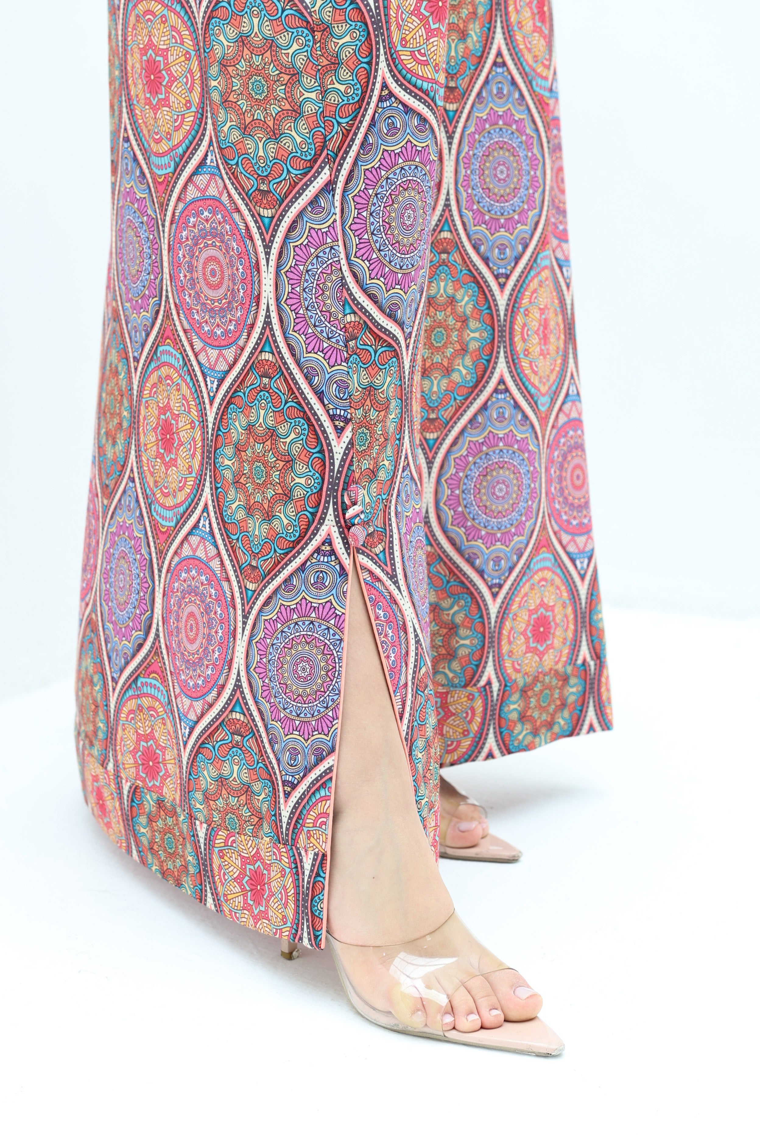 Yasmin - L112 - Abstract