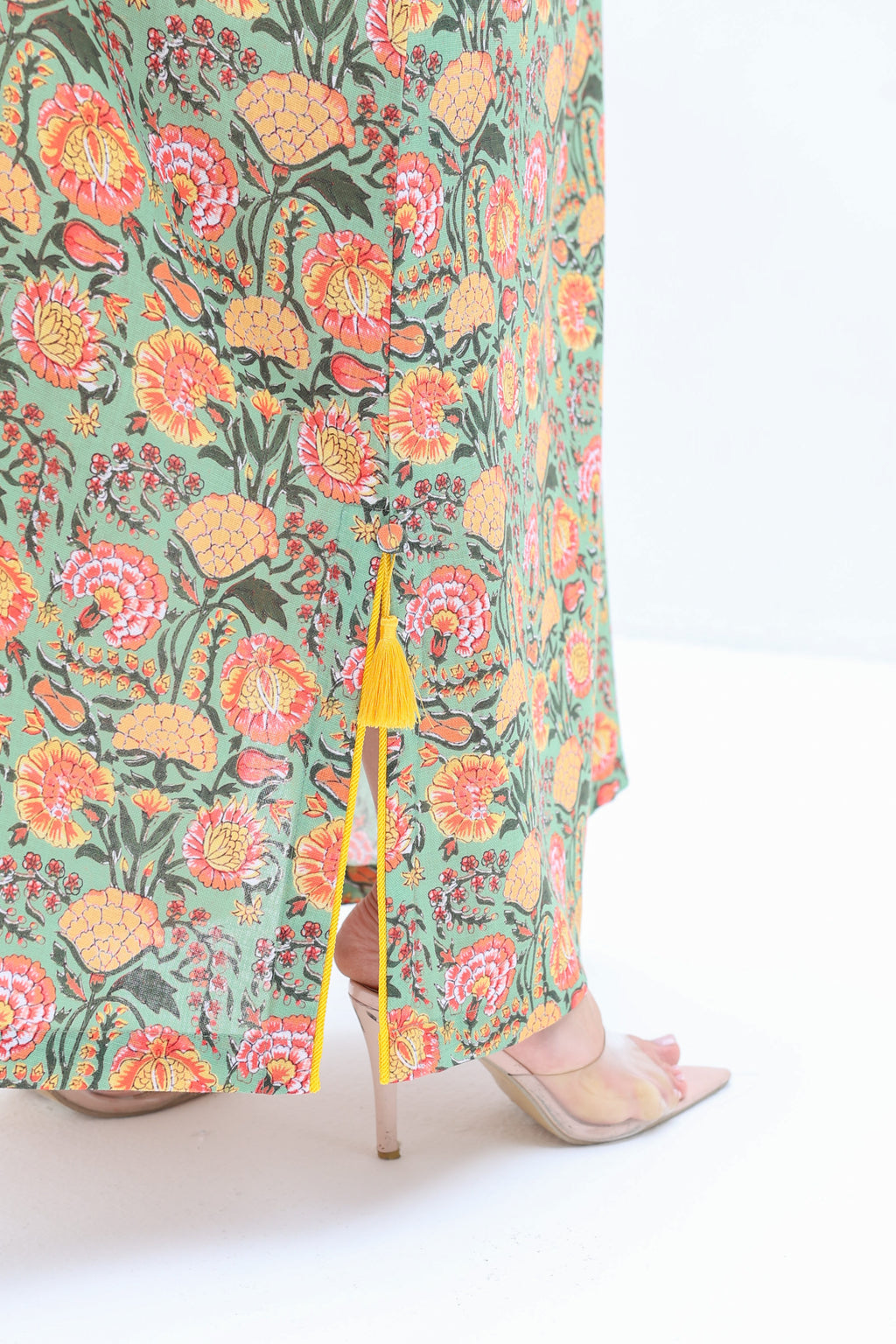 Maha - L113 - Match Floral