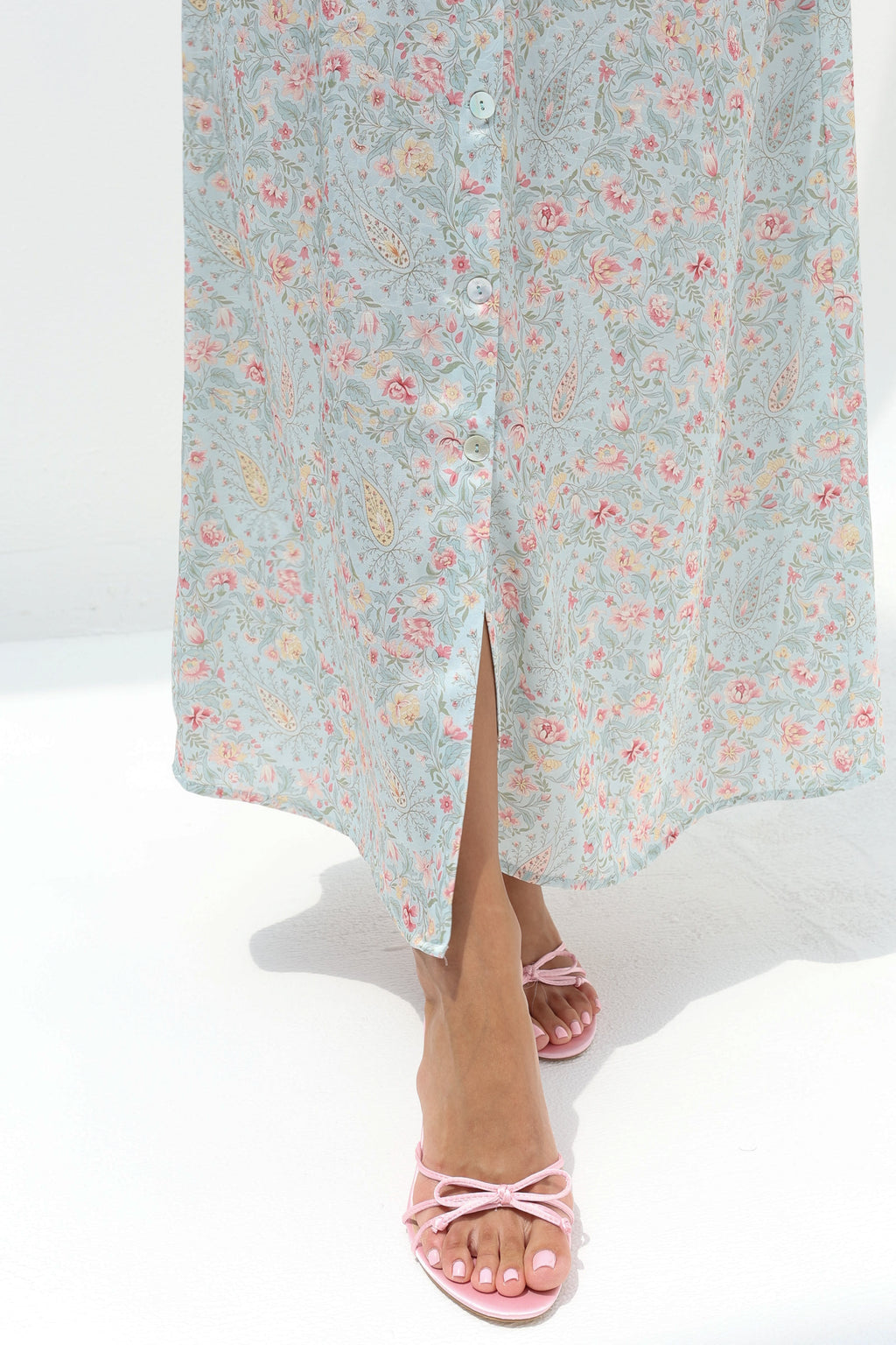 Nada - L125 - Light Floral