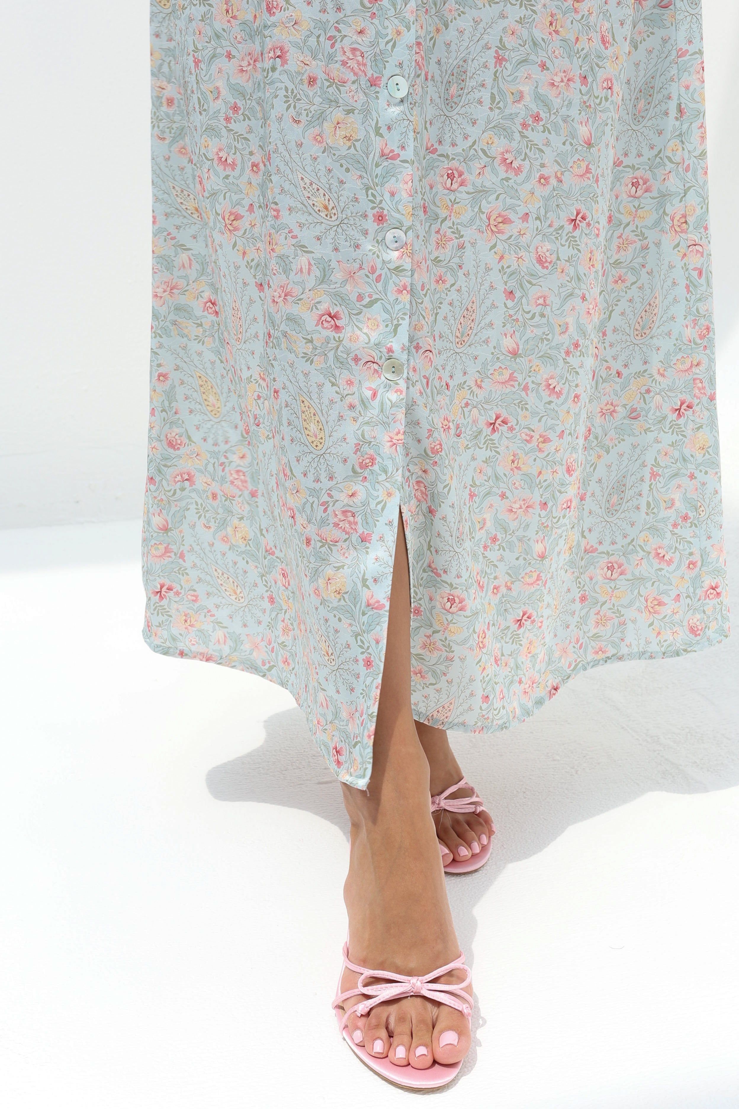 Nada - L125 - Light Floral
