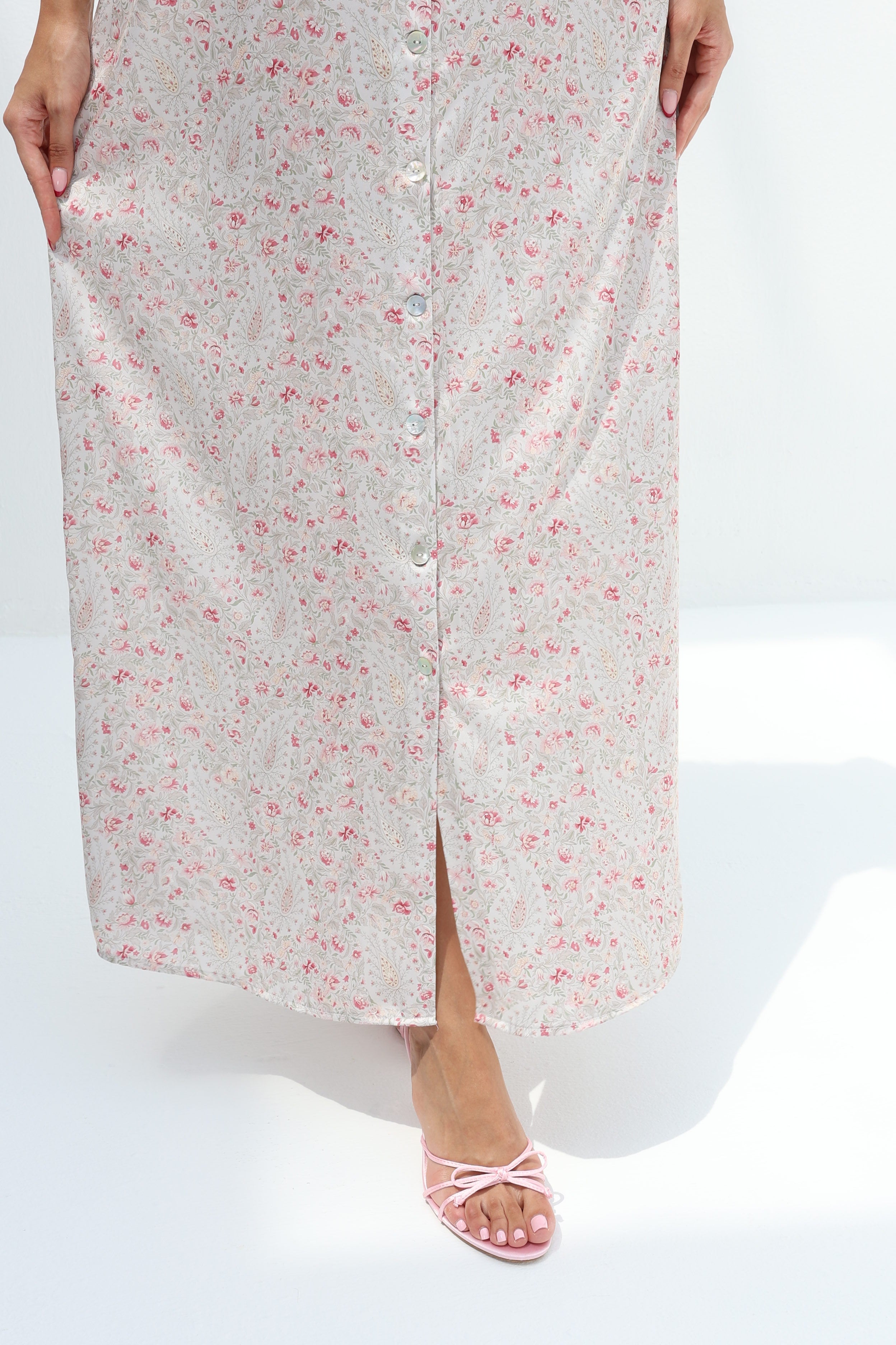 Rima - L126 - Pale Floral