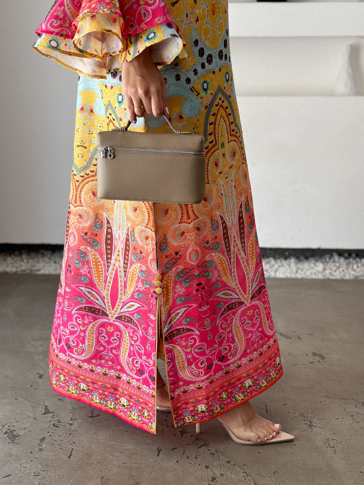 Zara — L48 · Bell