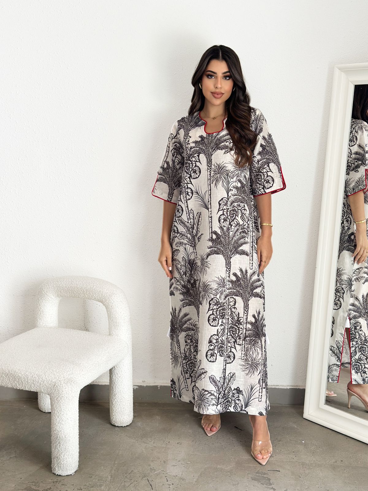 Dalal — L54 · White Black