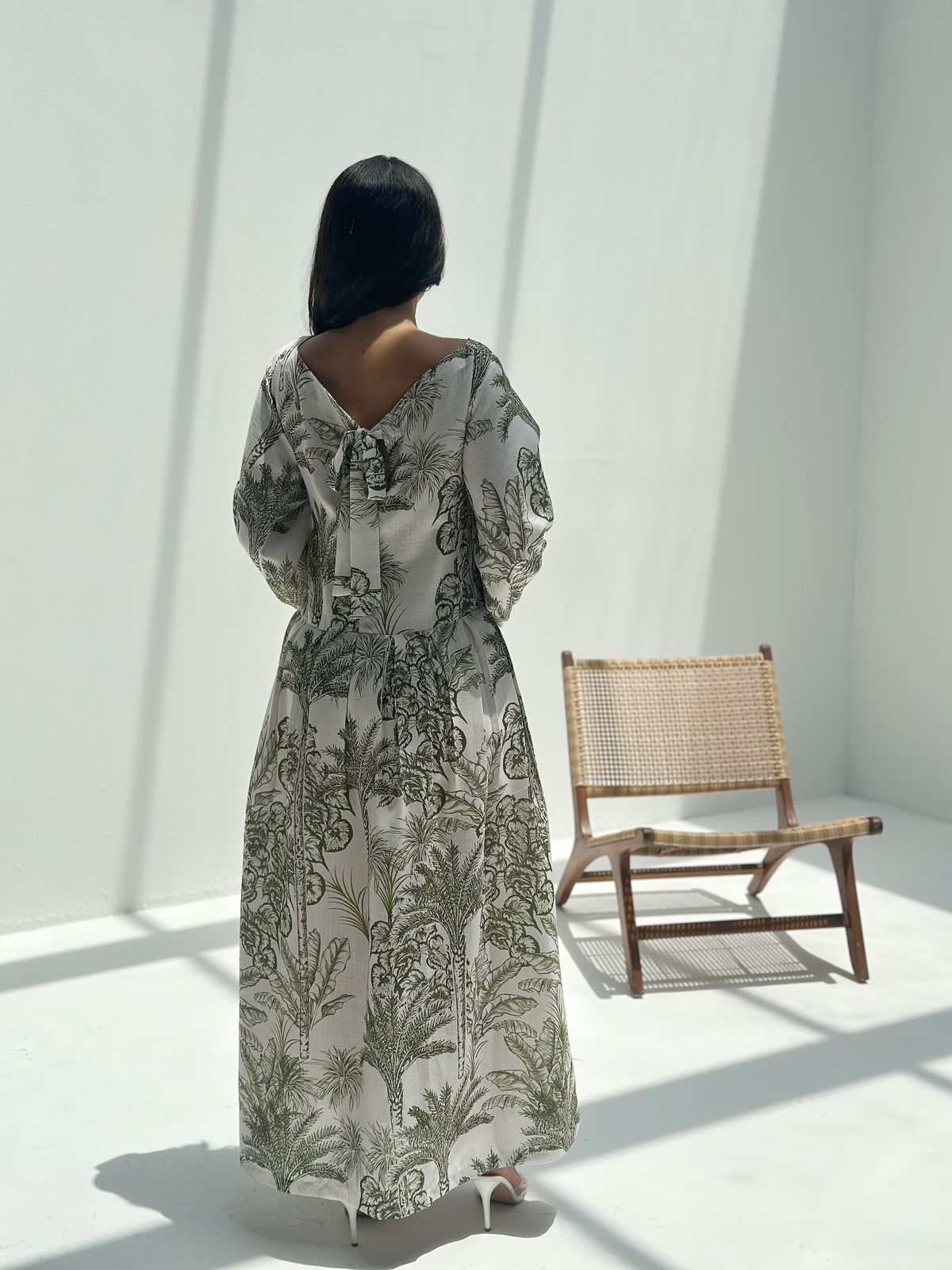 Ghusun — L60 · Green White Botanical