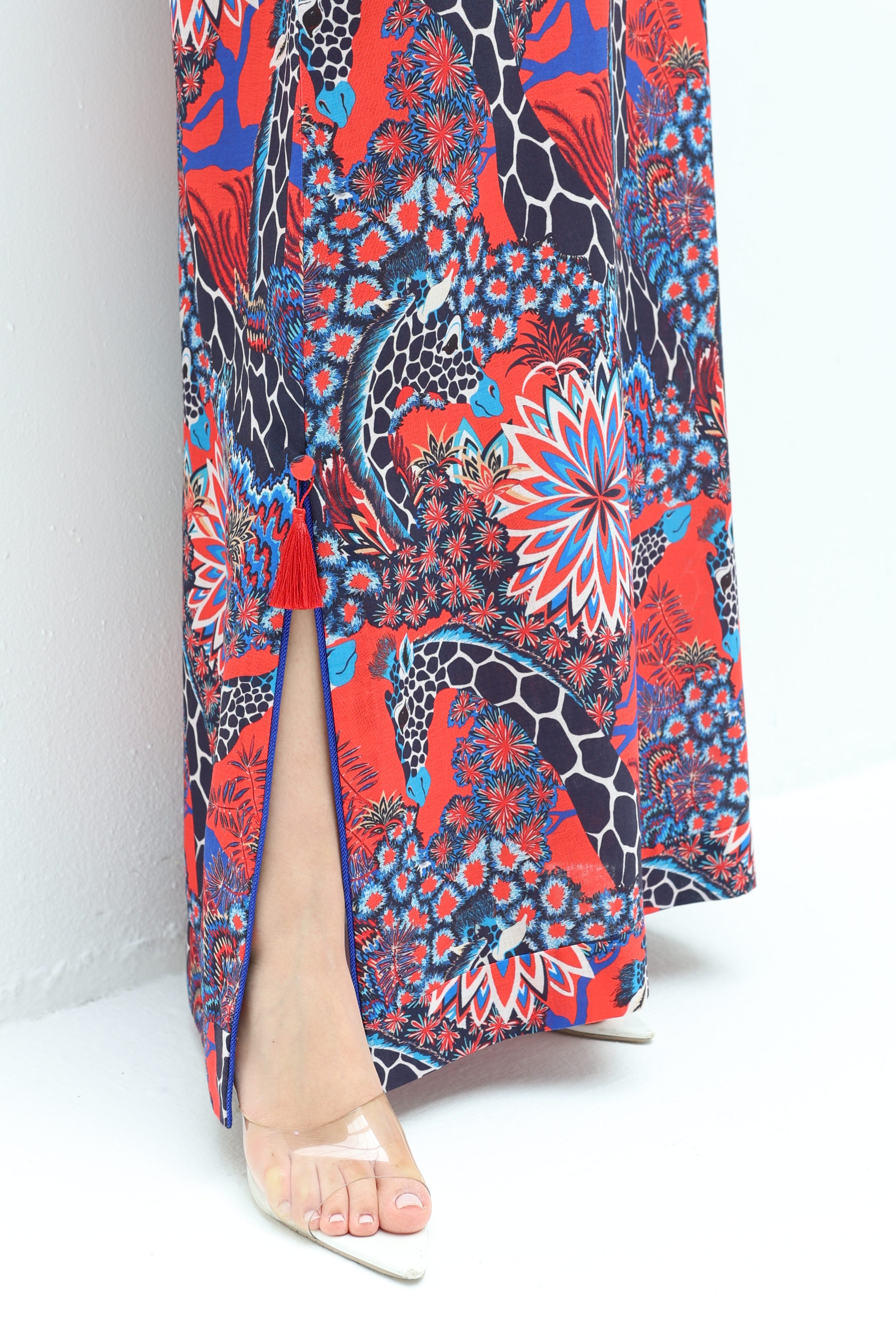Rania - L92 - Red Giraffe