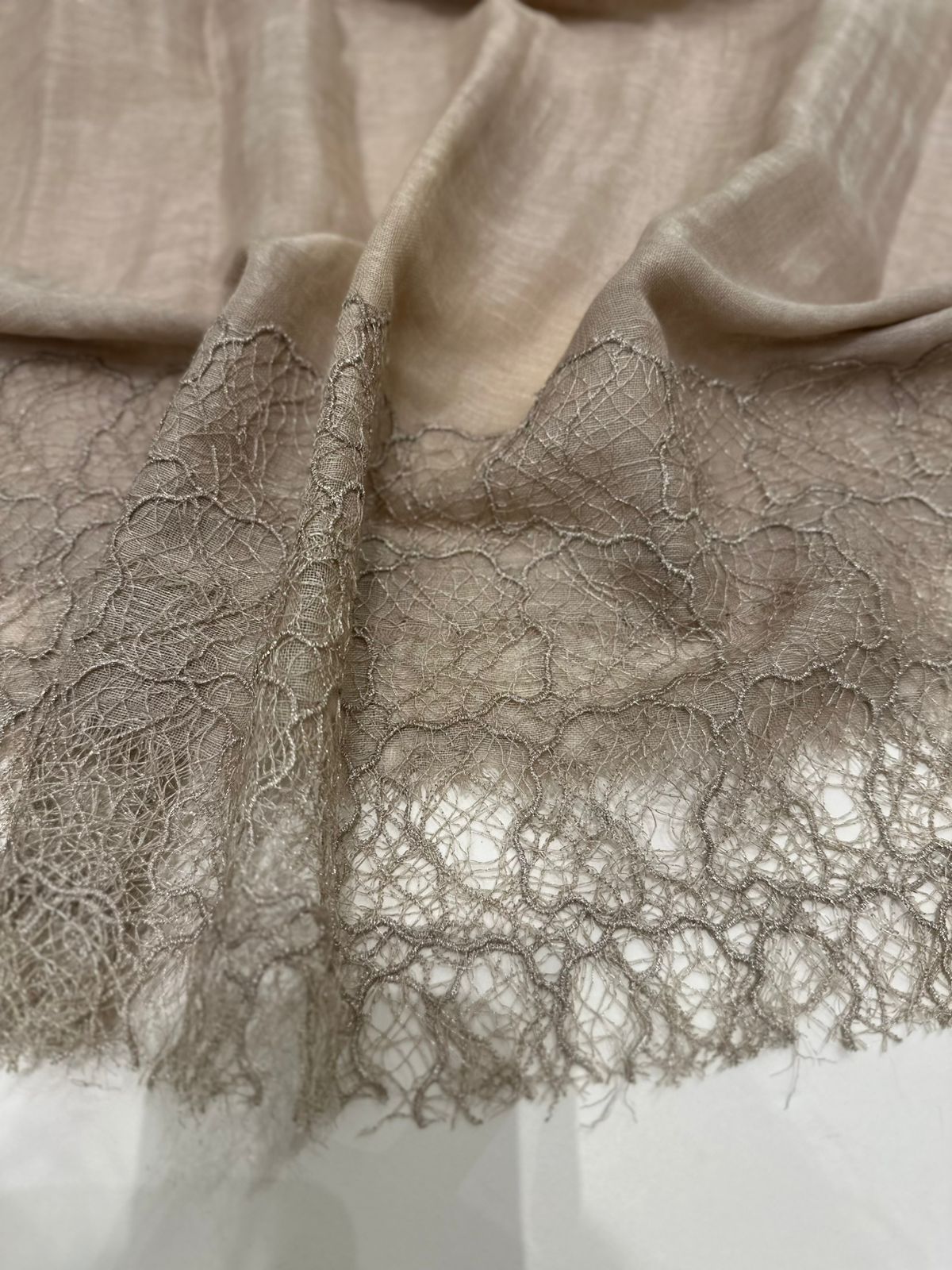 S07 - Lace Edge