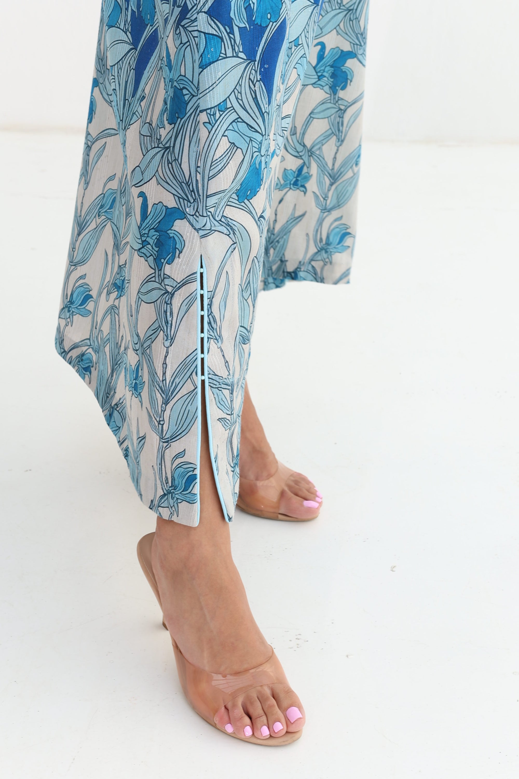 Blue Botanical Vine Print Linen Blend Jalabiya - Botanical Fabric Detail